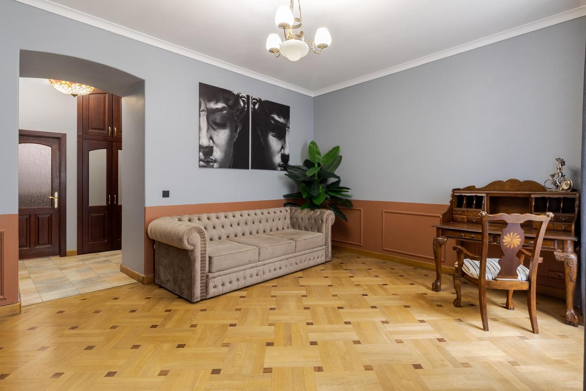 Apartamento Tut Staroevreyska With Terrace Leópolis Exterior foto