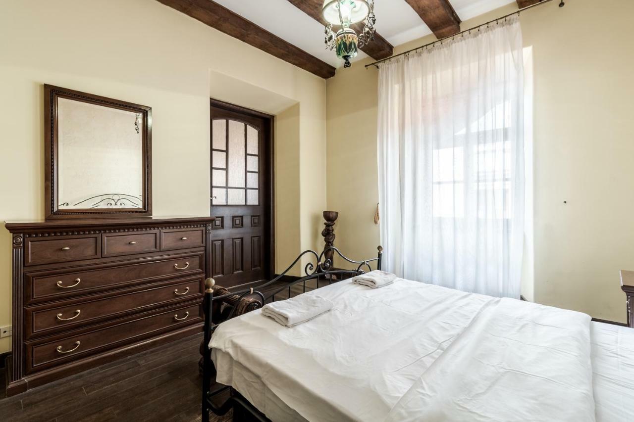 Apartamento Tut Staroevreyska With Terrace Leópolis Exterior foto